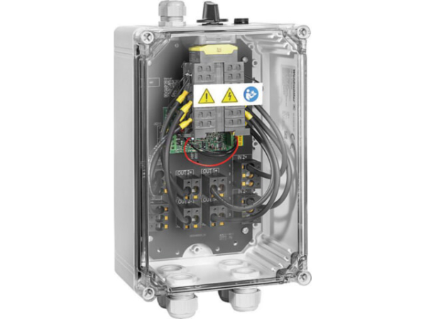 Photovoltaik Feuerwehrschalter zur Weiterleitung an 2 MPP-Tracker im Wechselrichter mit internen Anschluss